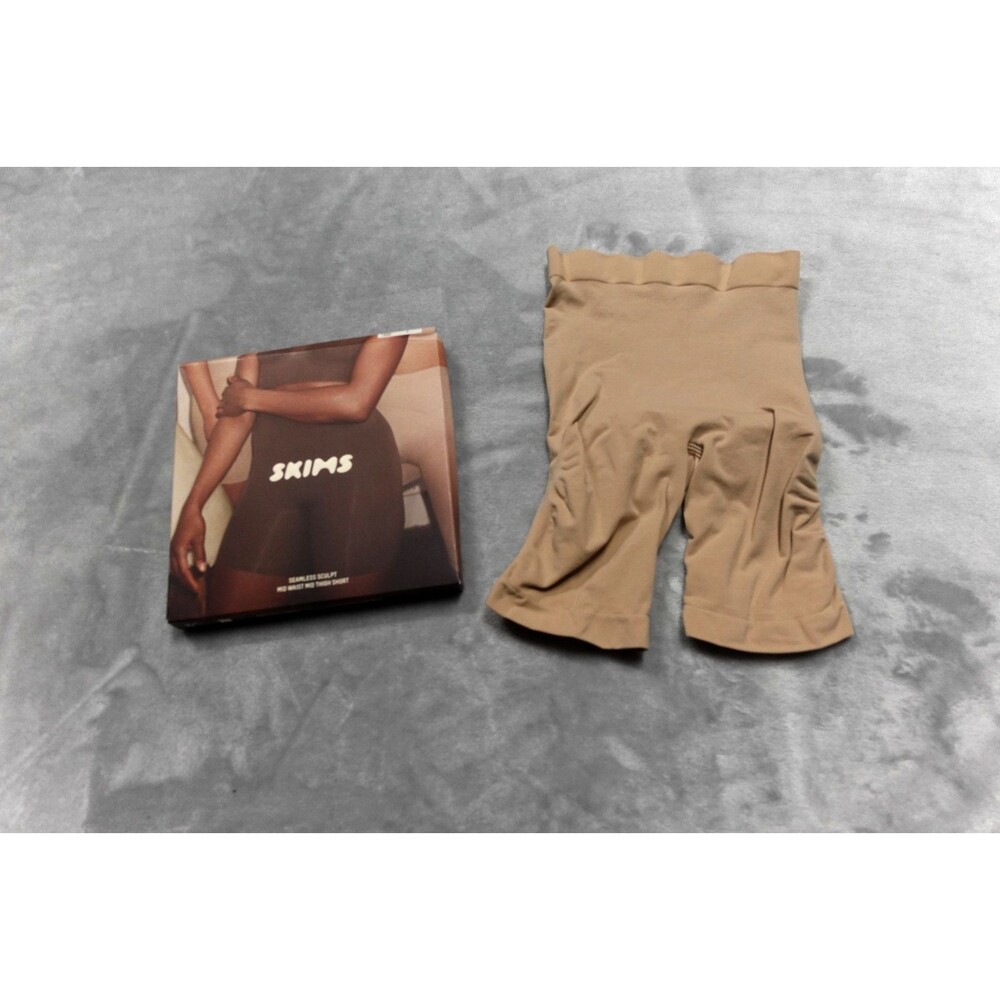 Skims Small Beige‎ Clay Seamless Sculpt Mid Thigh Shorts BO-SHO-3363 NWT